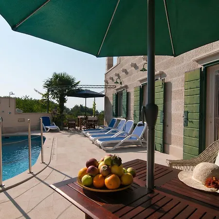 10 Persons With Pool At Island Brac Supetar