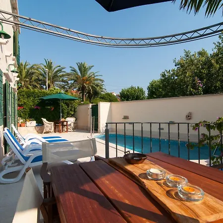Villa 10 Persons With Pool At Island Brac