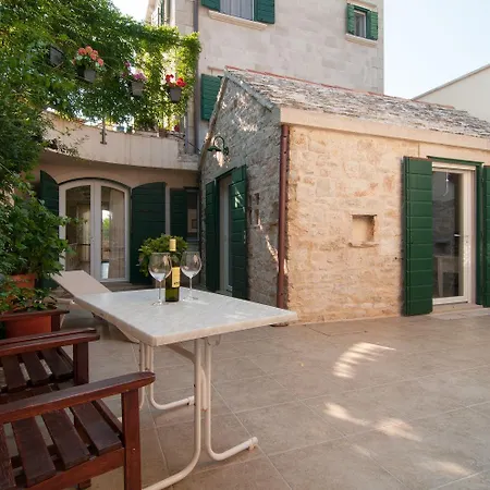 10 Persons With Pool At Island Brac Villa