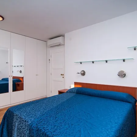 10 Persons With Pool At Island Brac