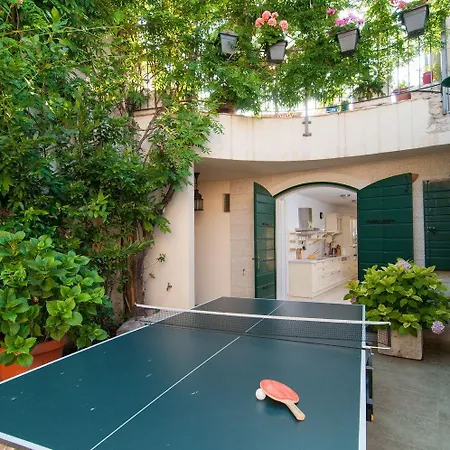 10 Persons With Pool At Island Brac