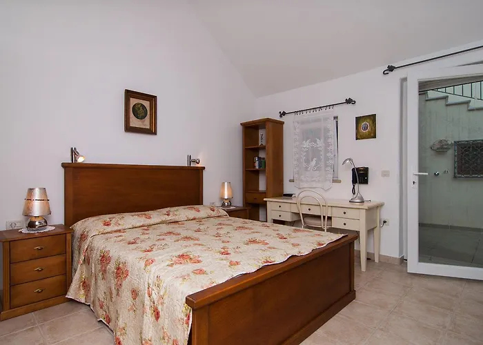 Villa 10 Persons With Pool At Island Brac