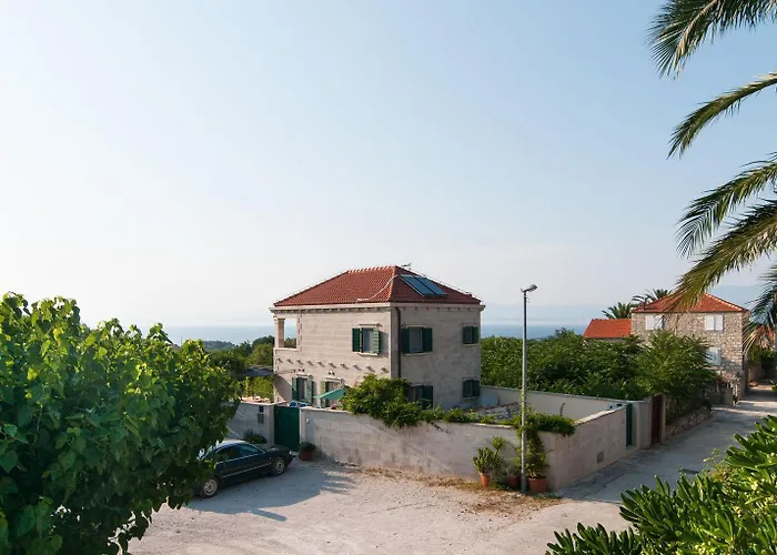 10 Persons With Pool At Island Brac