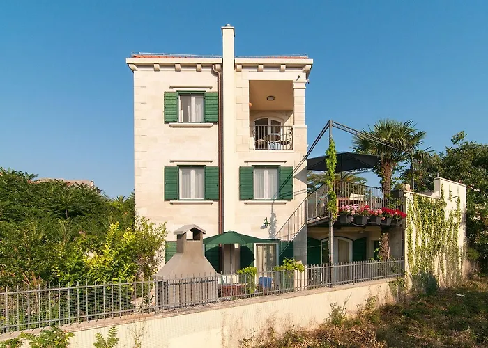 10 Persons With Pool At Island Brac Villa Supetar