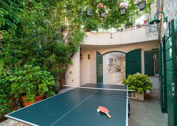 10 Persons With Pool At Island Brac